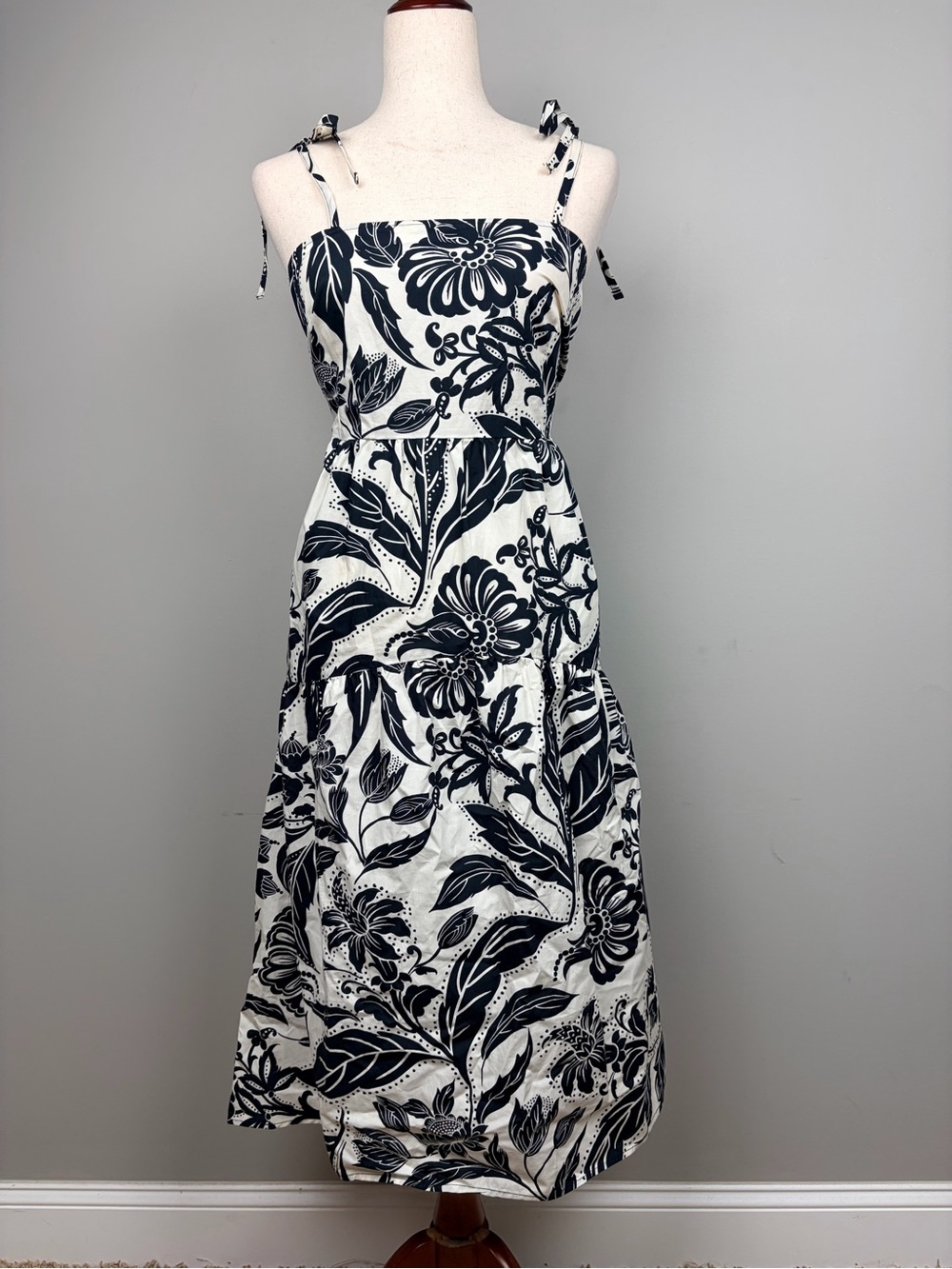 Who What Wear NWT Batik Floral Midi Dress M Black White Cotton Tie Strap Pockets